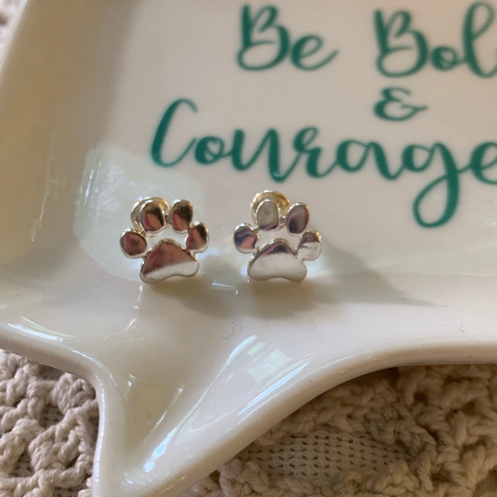Paw 🐾 Print Silver Stud Earrings 🐶💗